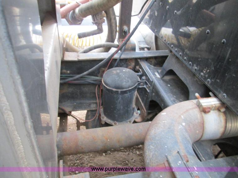 image for item H9402 1991 International 9400 Eagle liquid fertilizer tender truck