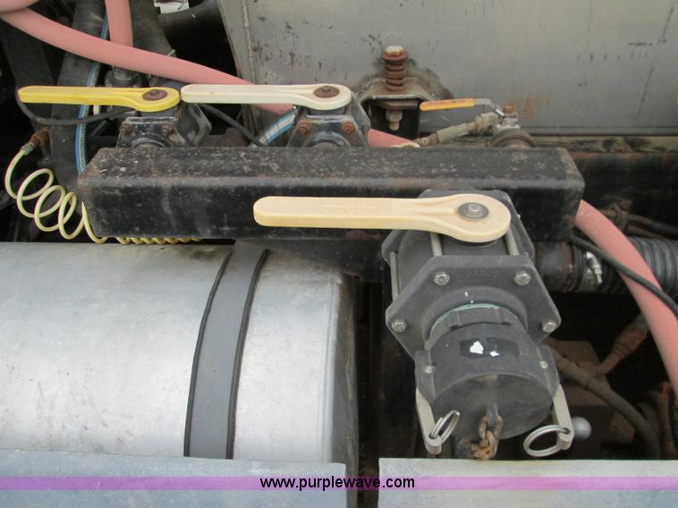 image for item H9402 1991 International 9400 Eagle liquid fertilizer tender truck