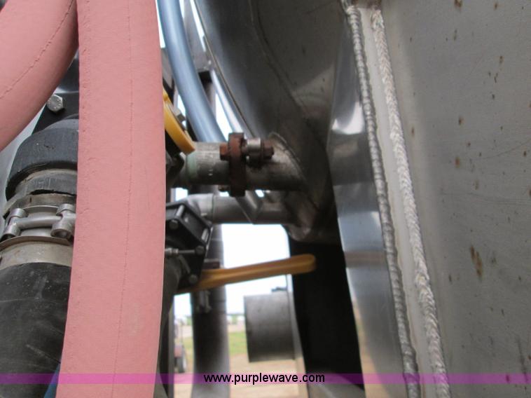 image for item H9402 1991 International 9400 Eagle liquid fertilizer tender truck