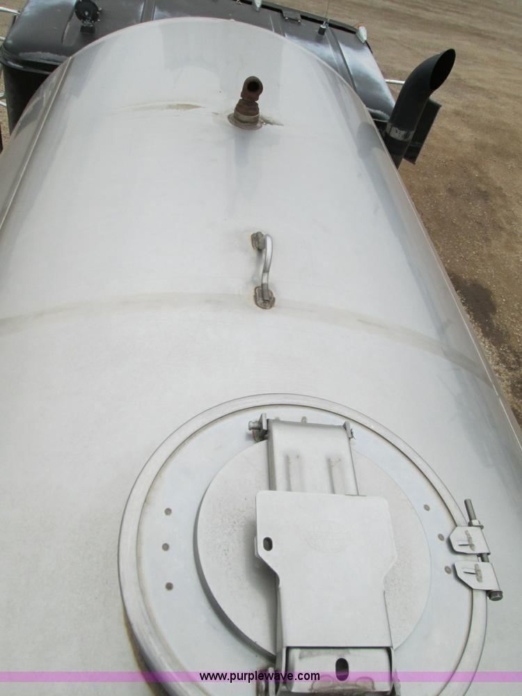 image for item H9402 1991 International 9400 Eagle liquid fertilizer tender truck