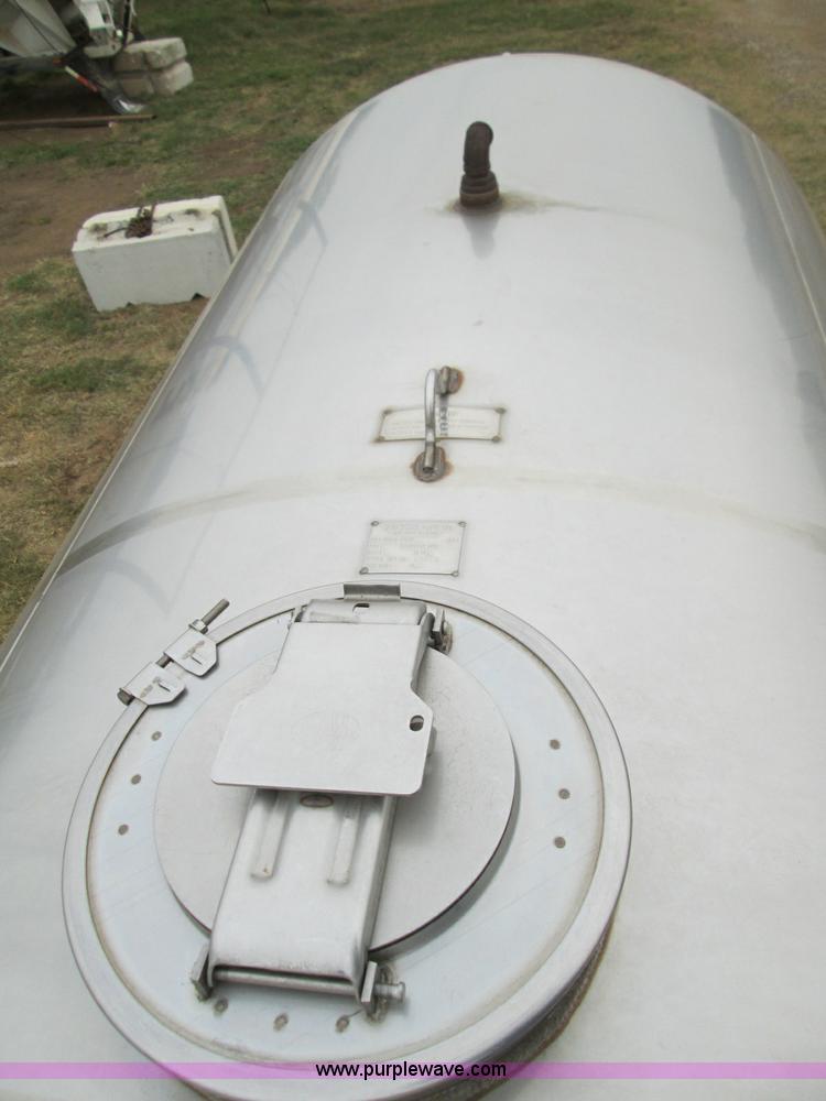 image for item H9402 1991 International 9400 Eagle liquid fertilizer tender truck