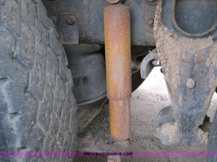 image for item H9402 1991 International 9400 Eagle liquid fertilizer tender truck