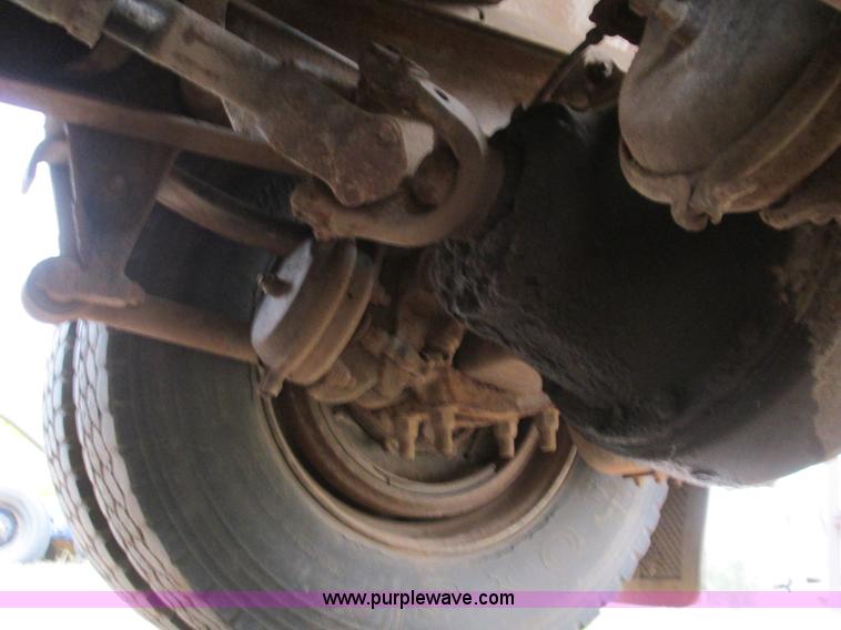 image for item H9402 1991 International 9400 Eagle liquid fertilizer tender truck