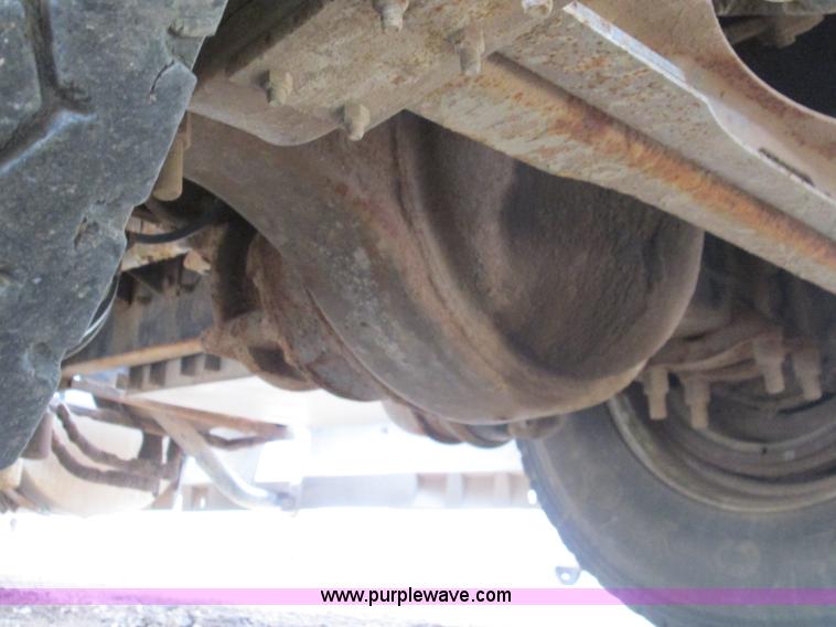 image for item H9402 1991 International 9400 Eagle liquid fertilizer tender truck