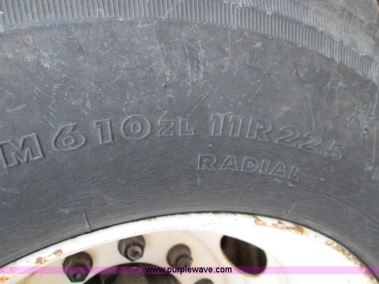 image for item H9402 1991 International 9400 Eagle liquid fertilizer tender truck