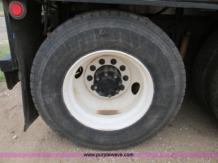 image for item H9402 1991 International 9400 Eagle liquid fertilizer tender truck