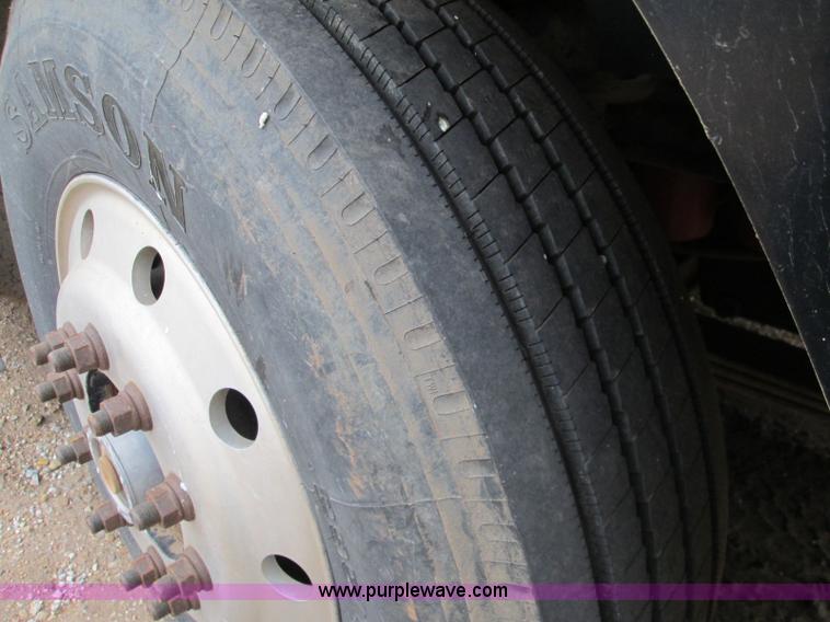 image for item H9402 1991 International 9400 Eagle liquid fertilizer tender truck