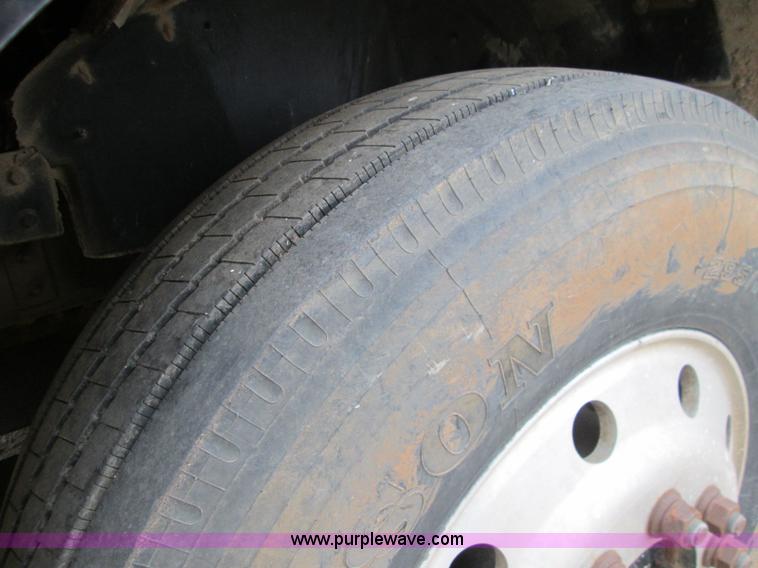 image for item H9402 1991 International 9400 Eagle liquid fertilizer tender truck