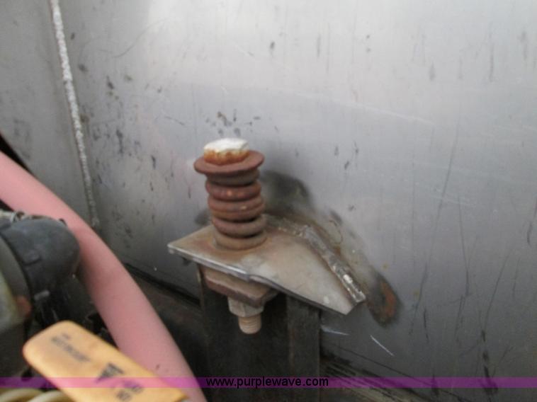 image for item H9402 1991 International 9400 Eagle liquid fertilizer tender truck