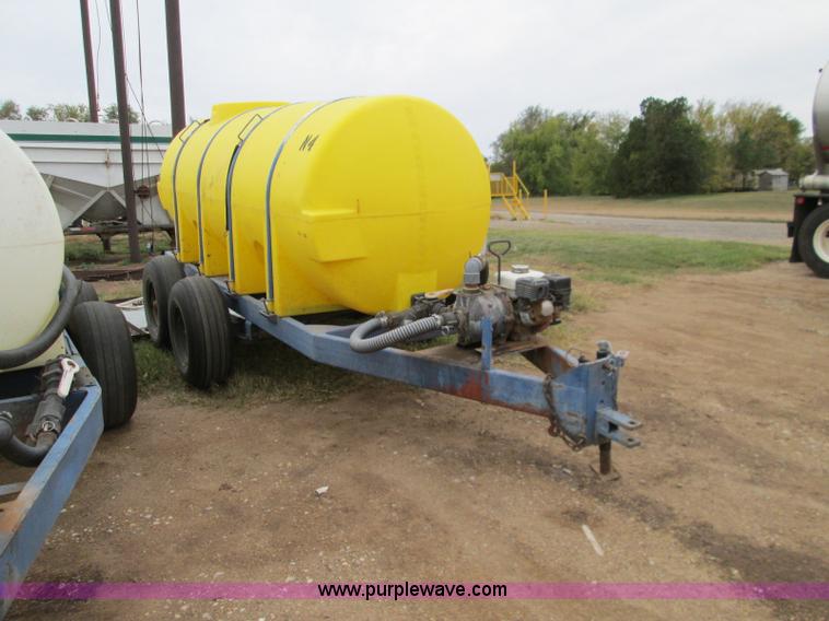 image for item H9403 1,025 gallon nurse trailer