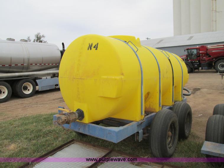 image for item H9403 1,025 gallon nurse trailer