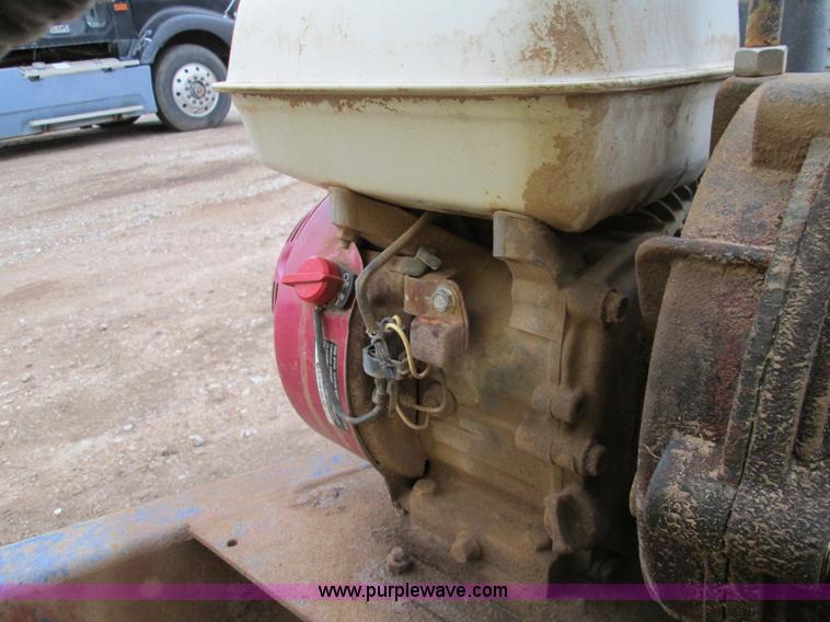 image for item H9403 1,025 gallon nurse trailer