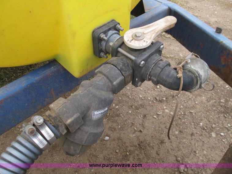 image for item H9403 1,025 gallon nurse trailer