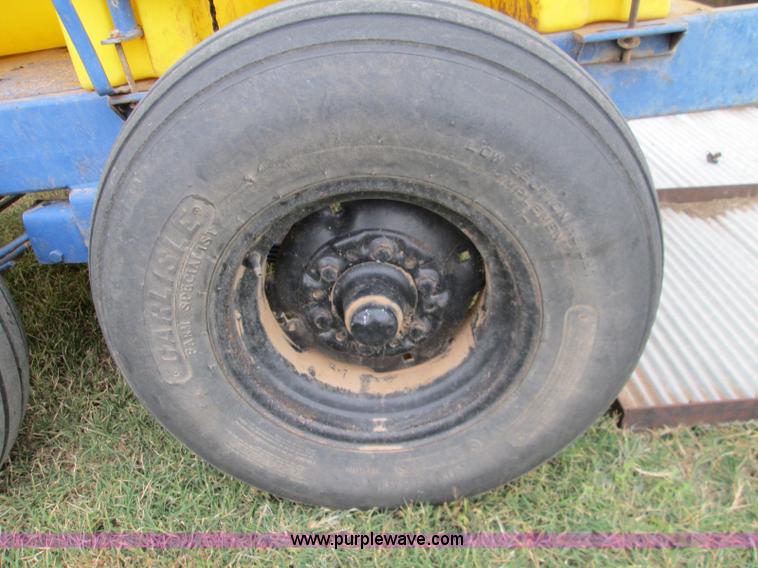 image for item H9403 1,025 gallon nurse trailer