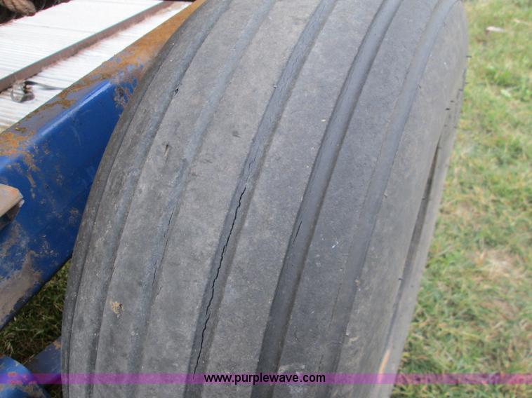 image for item H9403 1,025 gallon nurse trailer