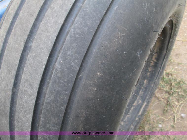 image for item H9403 1,025 gallon nurse trailer