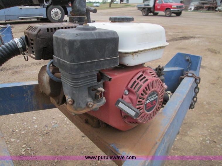 image for item H9404 1,025 gallon nurse trailer