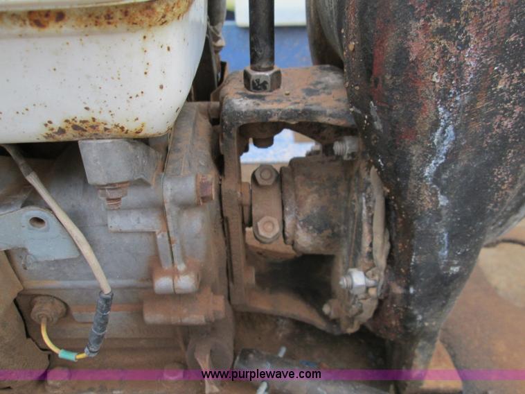 image for item H9404 1,025 gallon nurse trailer