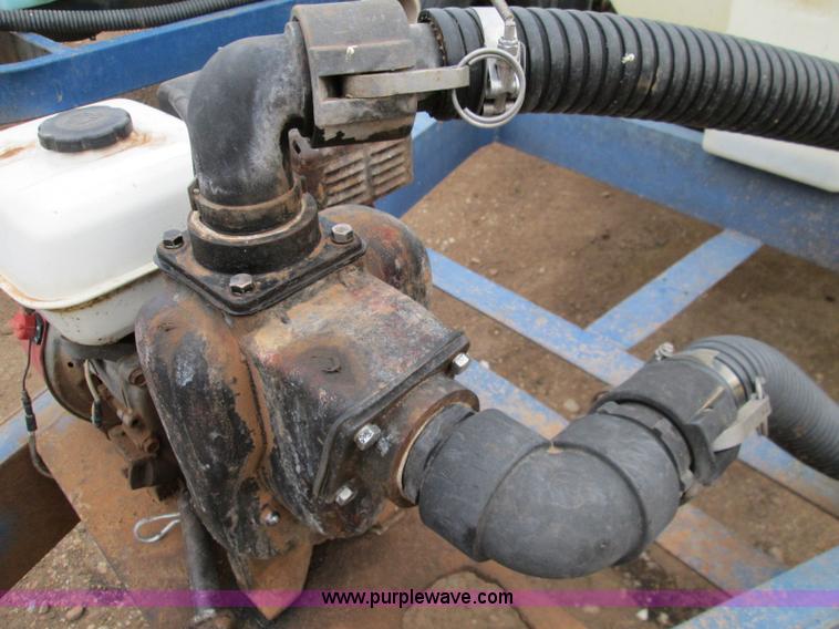 image for item H9404 1,025 gallon nurse trailer