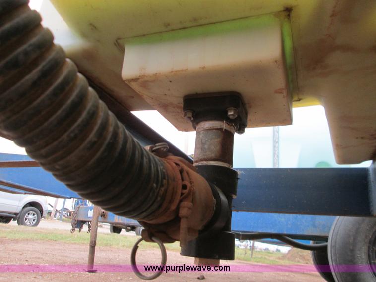 image for item H9404 1,025 gallon nurse trailer