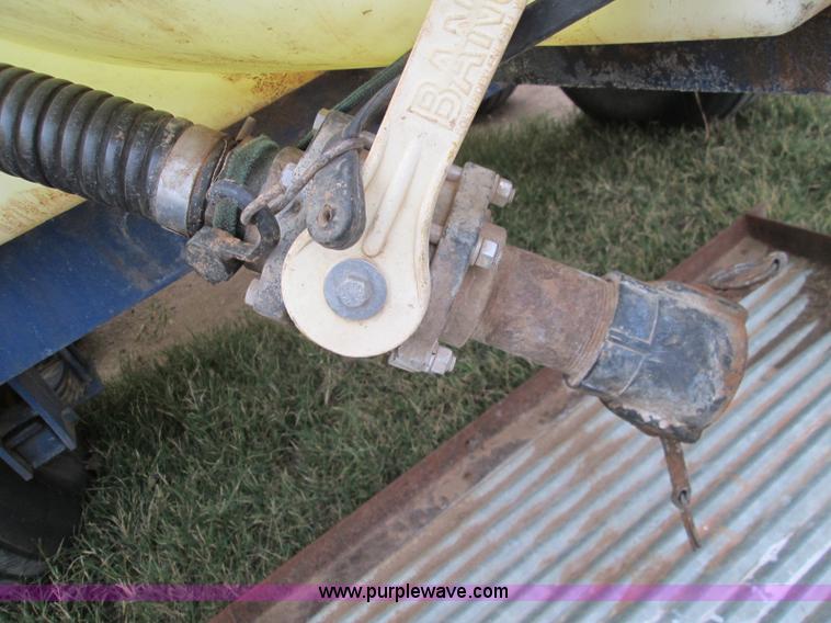 image for item H9404 1,025 gallon nurse trailer