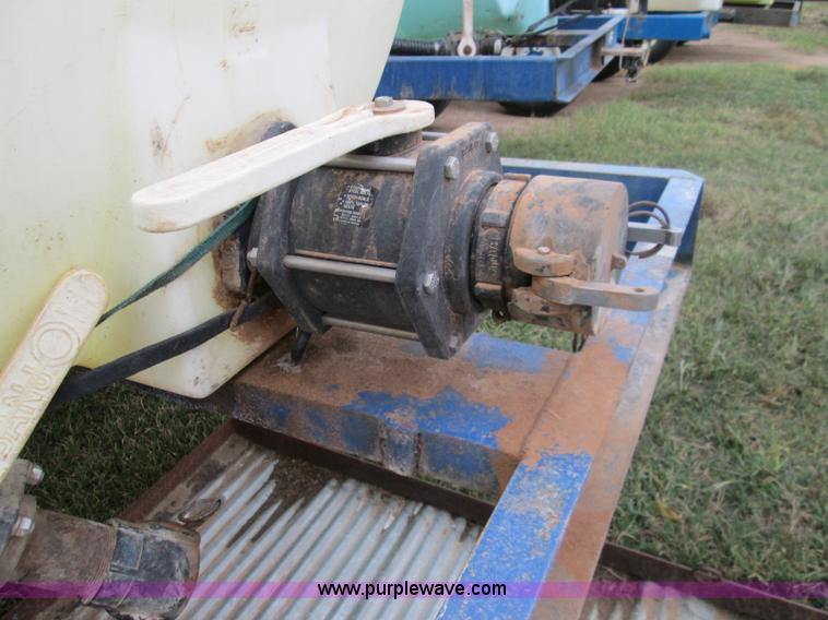 image for item H9404 1,025 gallon nurse trailer