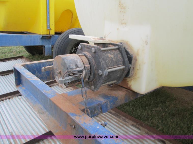 image for item H9404 1,025 gallon nurse trailer