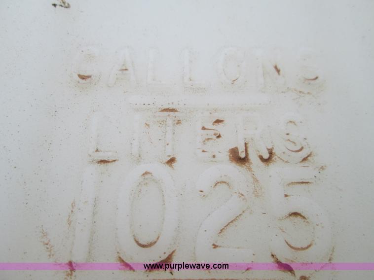 image for item H9404 1,025 gallon nurse trailer