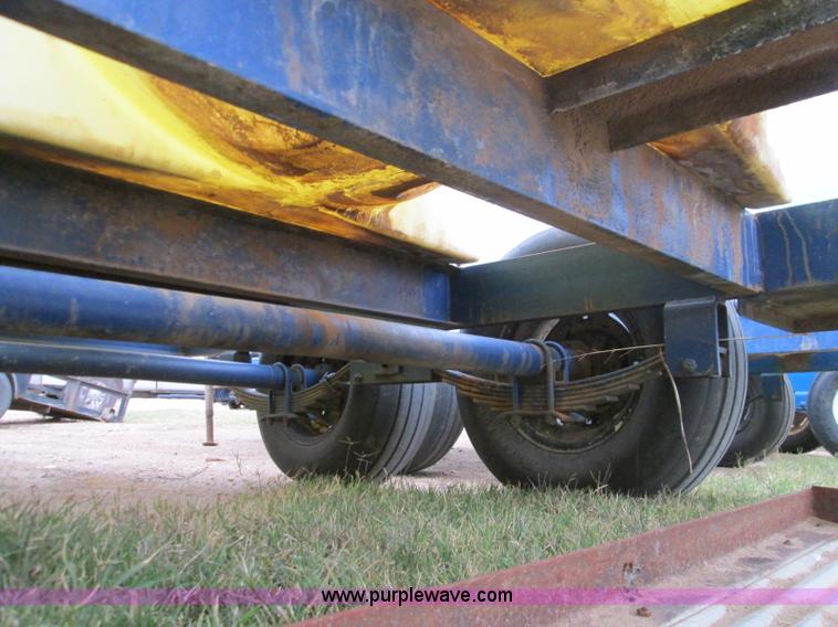 image for item H9404 1,025 gallon nurse trailer