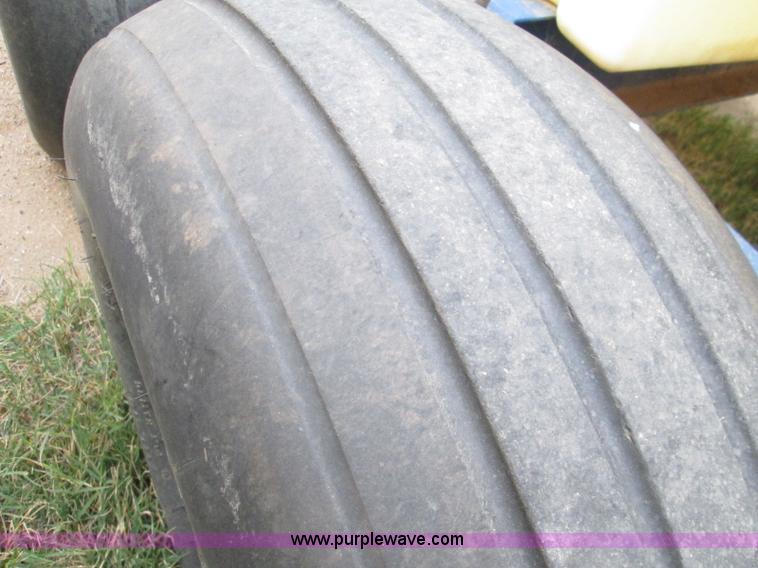 image for item H9404 1,025 gallon nurse trailer