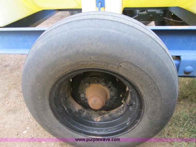 image for item H9404 1,025 gallon nurse trailer