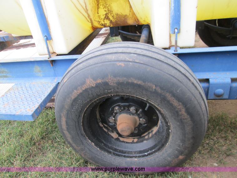 image for item H9404 1,025 gallon nurse trailer