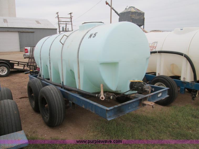 image for item H9405 1,025 gallon nurse trailer