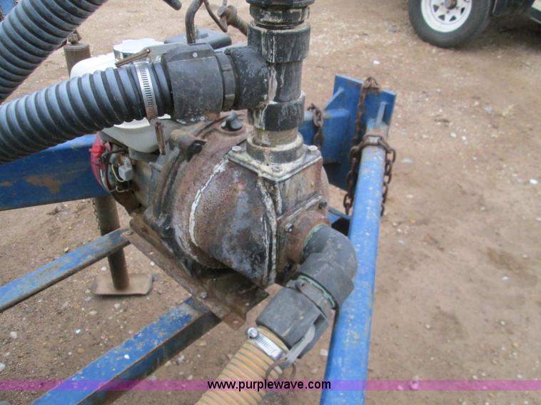 image for item H9405 1,025 gallon nurse trailer