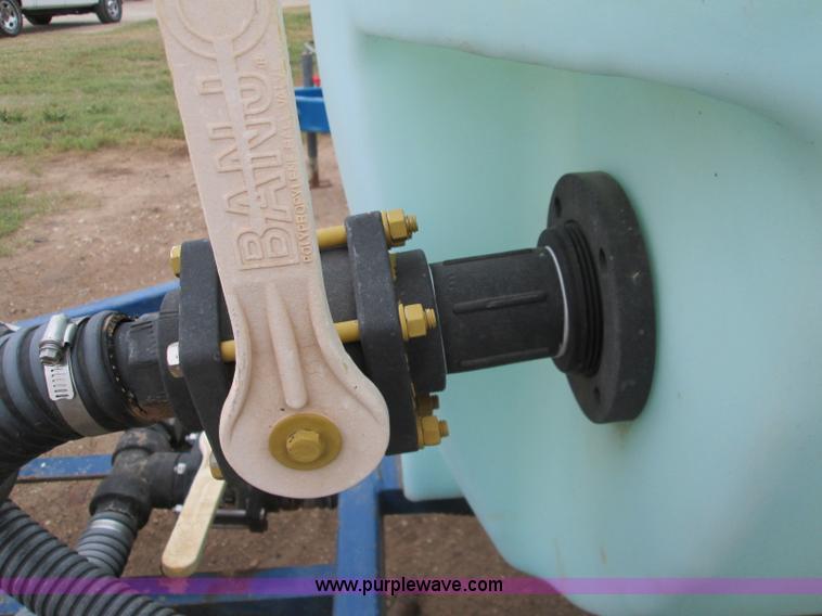 image for item H9405 1,025 gallon nurse trailer