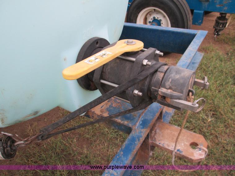 image for item H9405 1,025 gallon nurse trailer