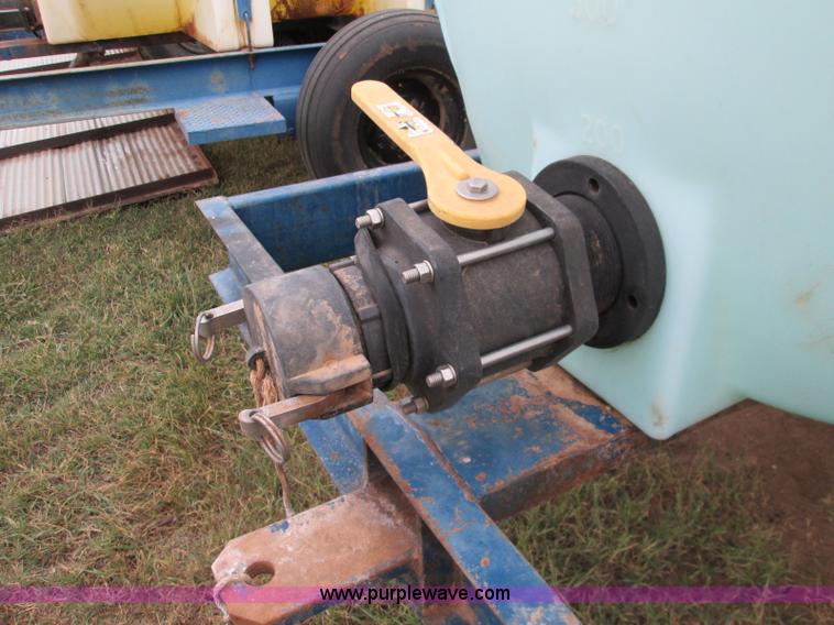 image for item H9405 1,025 gallon nurse trailer