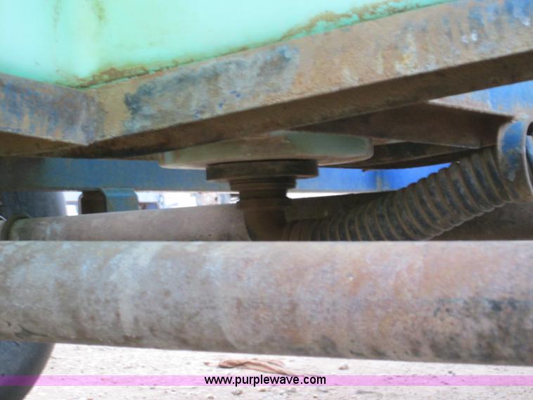 image for item H9405 1,025 gallon nurse trailer