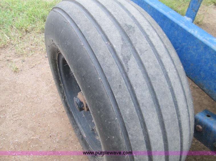 image for item H9405 1,025 gallon nurse trailer