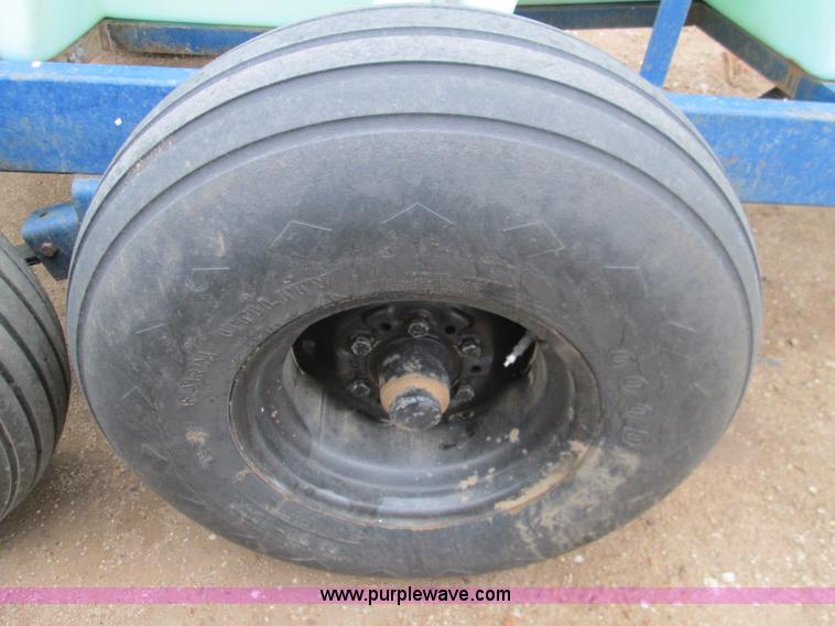 image for item H9405 1,025 gallon nurse trailer