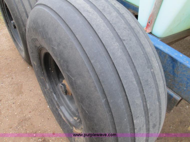 image for item H9405 1,025 gallon nurse trailer