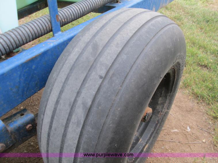 image for item H9405 1,025 gallon nurse trailer