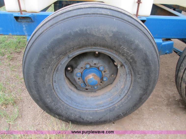 image for item H9406 1,025 gallon nurse trailer