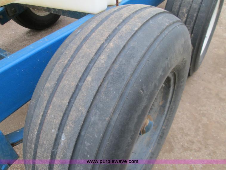 image for item H9406 1,025 gallon nurse trailer