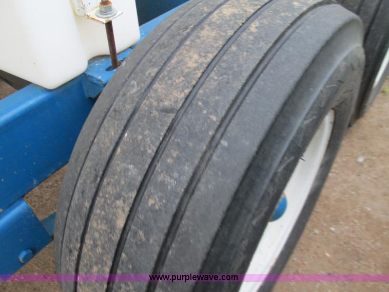 image for item H9406 1,025 gallon nurse trailer