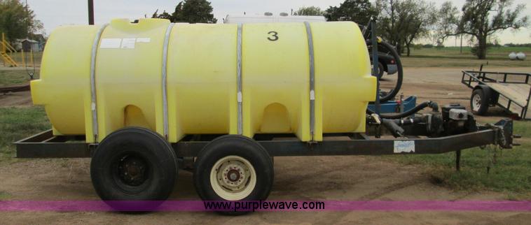 image for item H9407 1,025 gallon nurse trailer