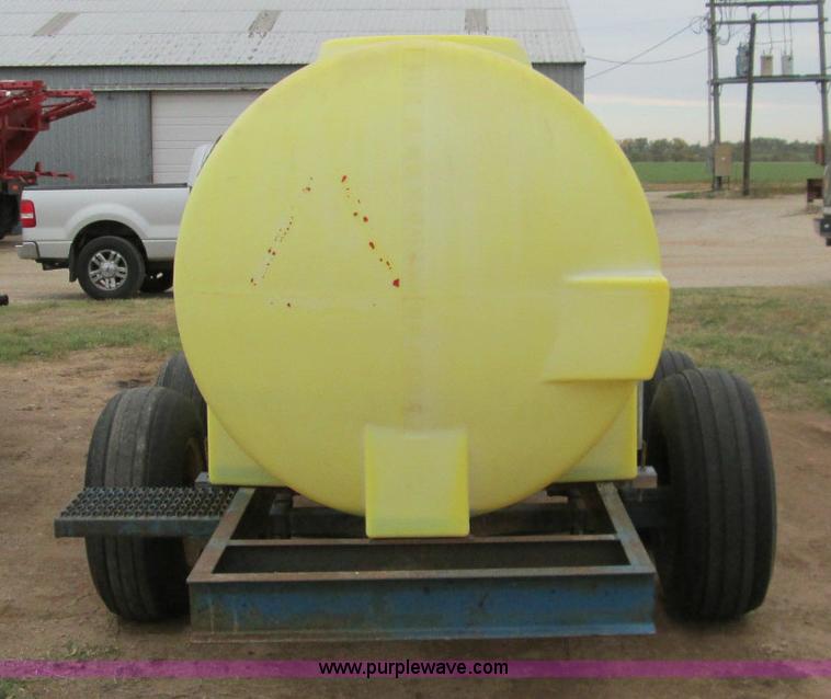 image for item H9407 1,025 gallon nurse trailer