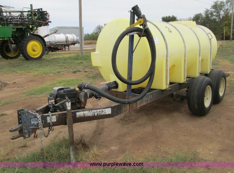 image for item H9407 1,025 gallon nurse trailer