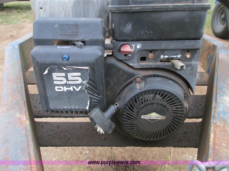 image for item H9407 1,025 gallon nurse trailer