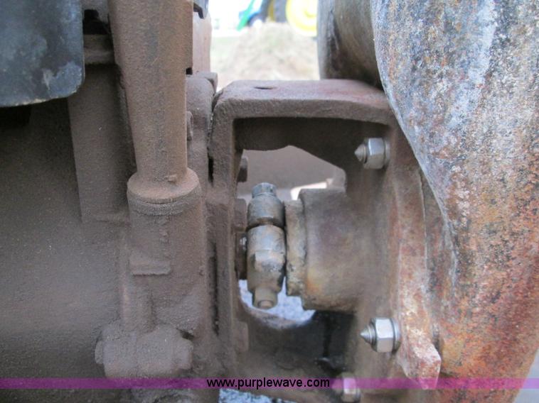 image for item H9407 1,025 gallon nurse trailer